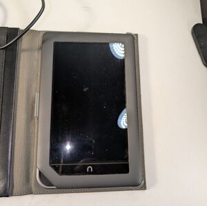 Barnes & Noble BNRV200 Nook Color 7" eBook eReader 8GB Tablet Wi-Fi